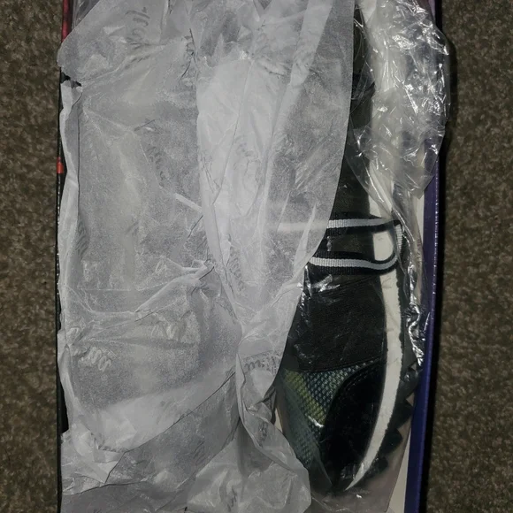 Shoes - Picture 3 of 11